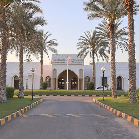 Capital O133 Al Sawadi Beach Resort & Spa 巴尔卡 外观 照片