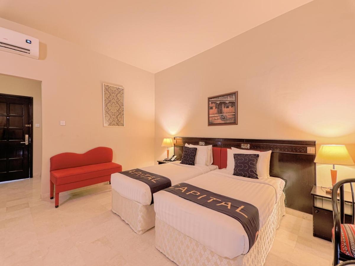 Capital O133 Al Sawadi Beach Resort & Spa 巴尔卡 外观 照片