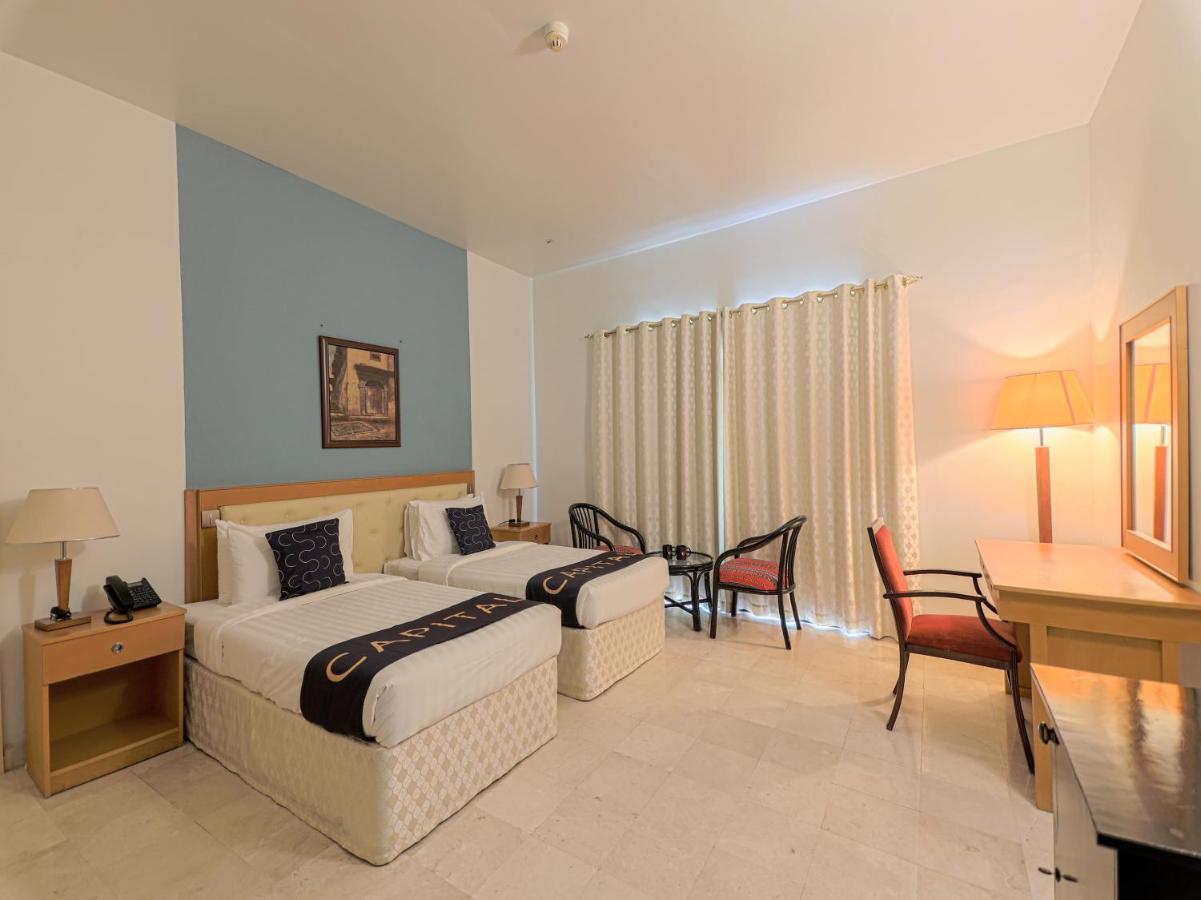 Capital O133 Al Sawadi Beach Resort & Spa 巴尔卡 外观 照片