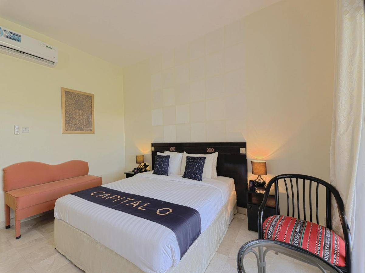 Capital O133 Al Sawadi Beach Resort & Spa 巴尔卡 外观 照片
