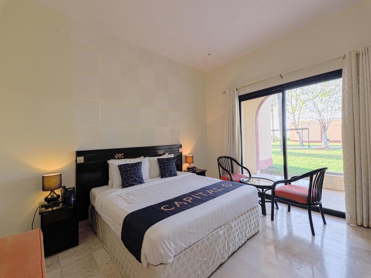 Capital O133 Al Sawadi Beach Resort & Spa 巴尔卡 外观 照片