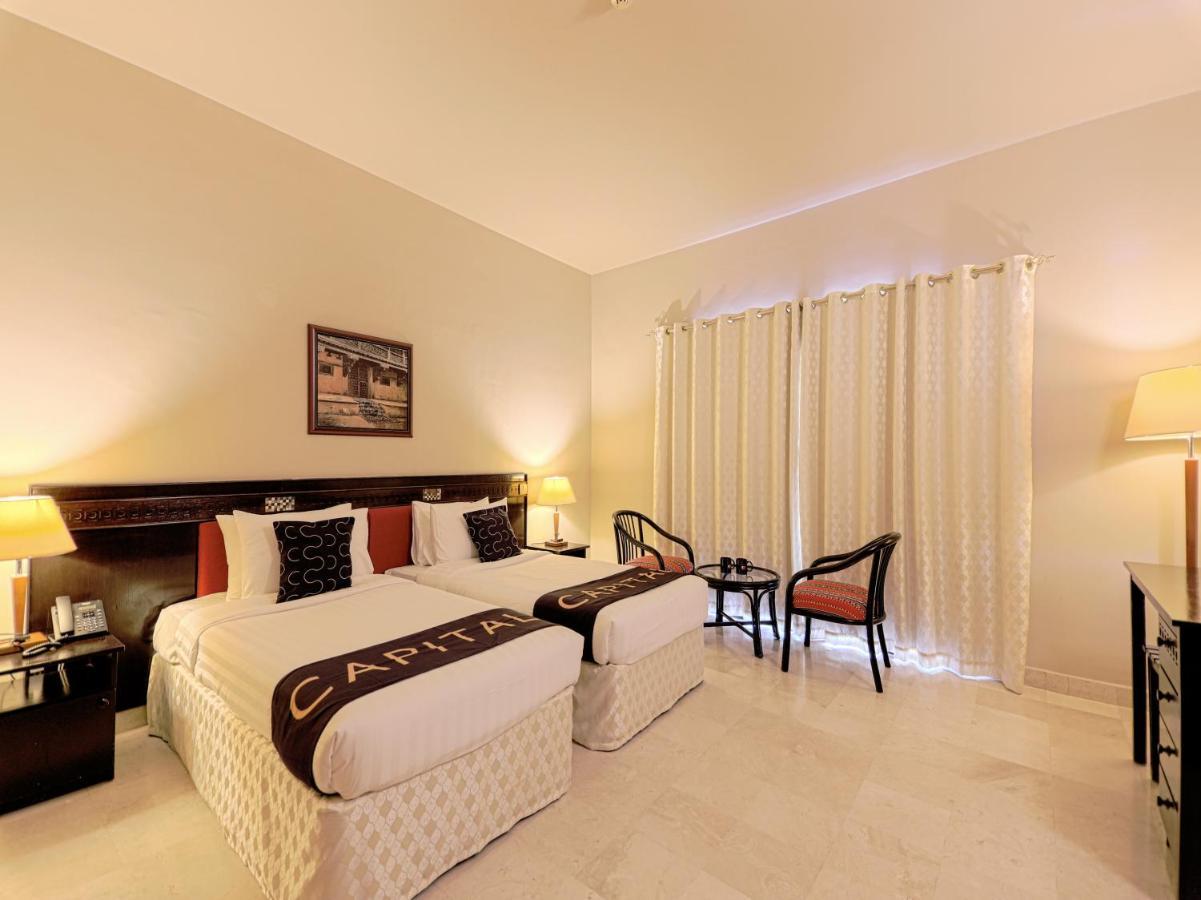 Capital O133 Al Sawadi Beach Resort & Spa 巴尔卡 外观 照片
