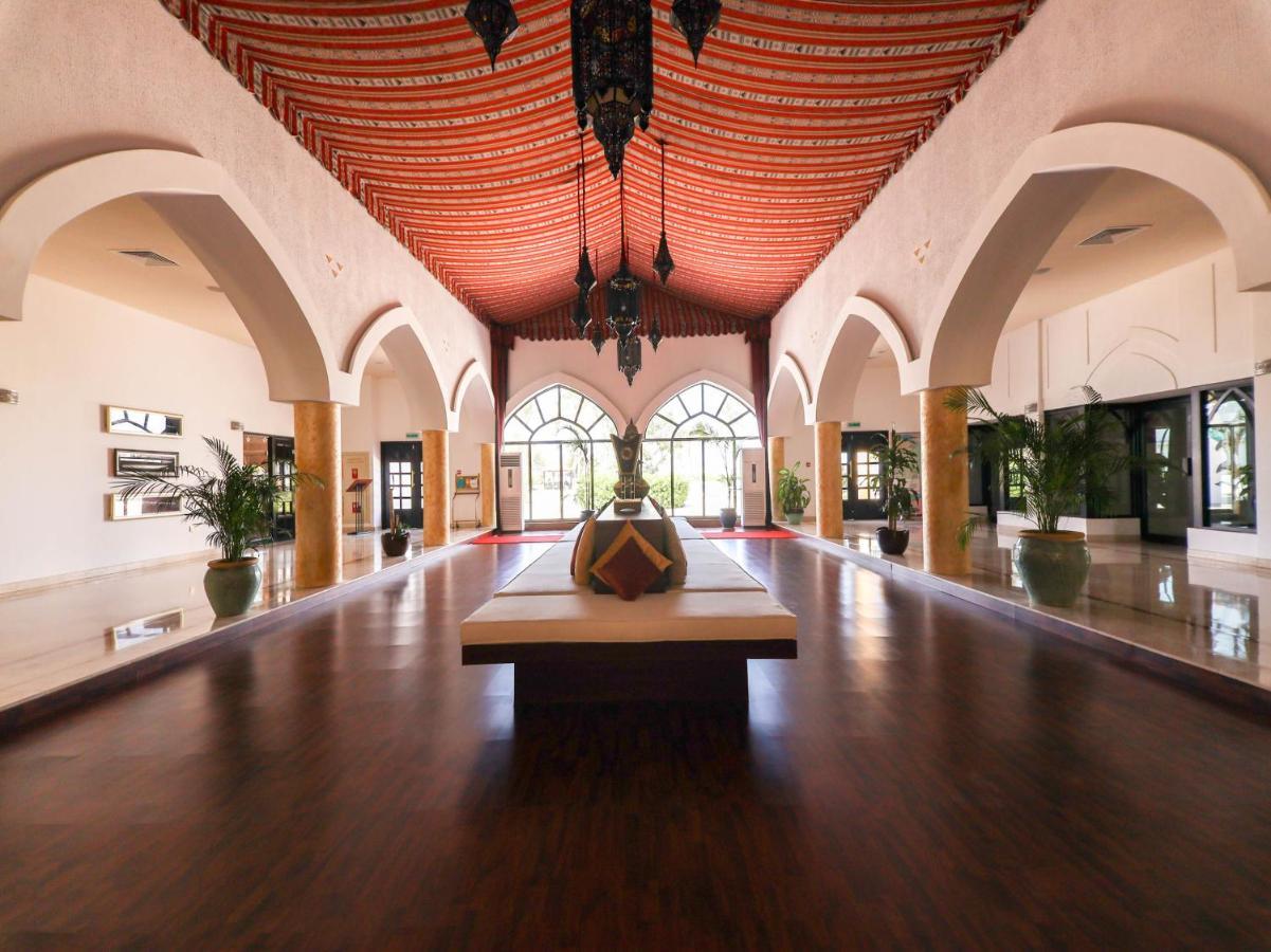 Capital O133 Al Sawadi Beach Resort & Spa 巴尔卡 外观 照片