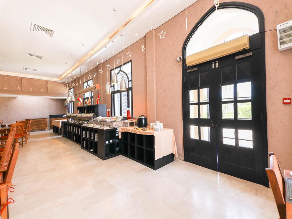 Capital O133 Al Sawadi Beach Resort & Spa 巴尔卡 外观 照片