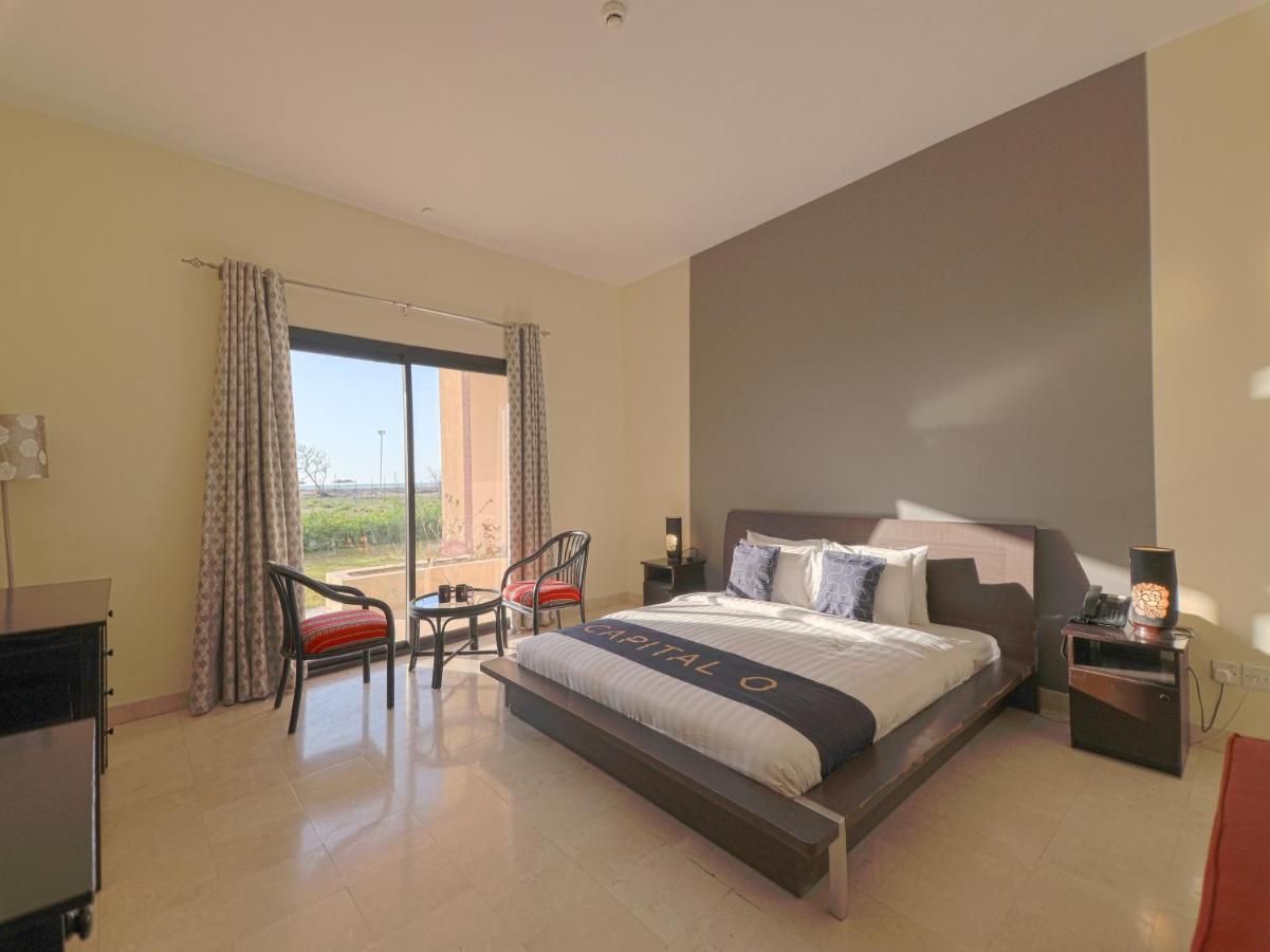 Capital O133 Al Sawadi Beach Resort & Spa 巴尔卡 外观 照片