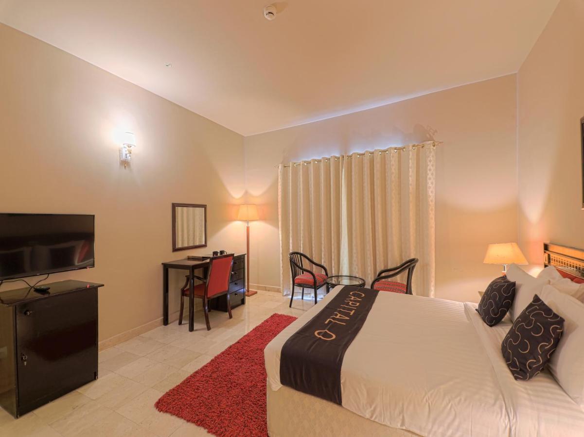 Capital O133 Al Sawadi Beach Resort & Spa 巴尔卡 外观 照片