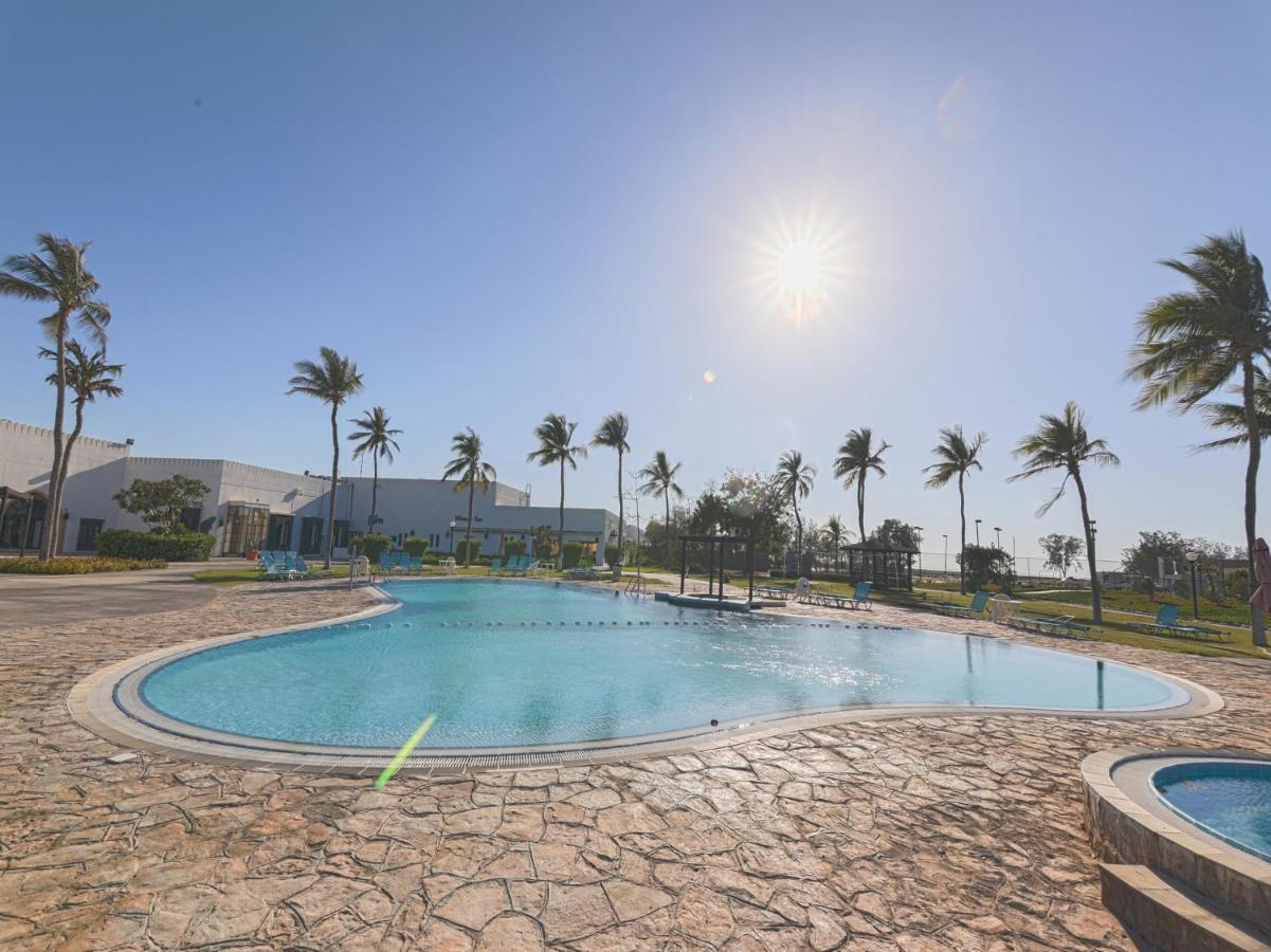 Capital O133 Al Sawadi Beach Resort & Spa 巴尔卡 外观 照片