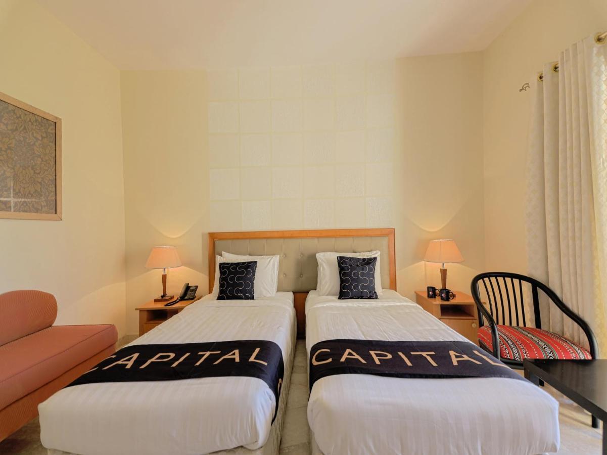 Capital O133 Al Sawadi Beach Resort & Spa 巴尔卡 外观 照片
